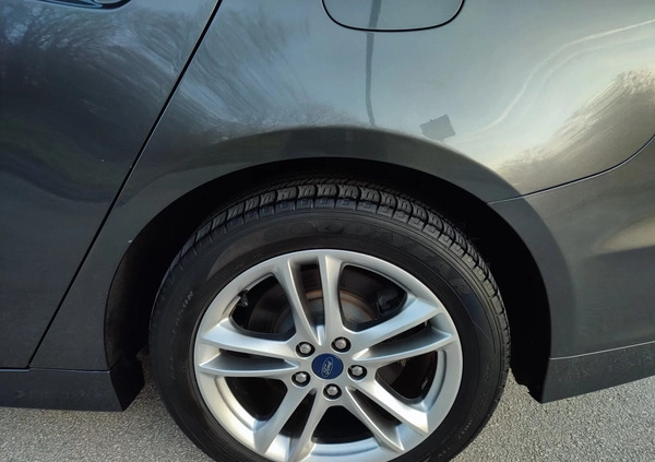 Ford Mondeo cena 61800 przebieg: 129140, rok produkcji 2016 z Chmielnik małe 704
